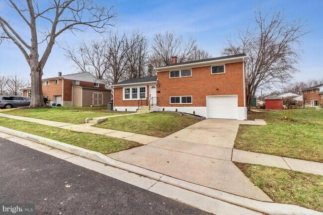 Building Photo - 10 Wendslow Rd