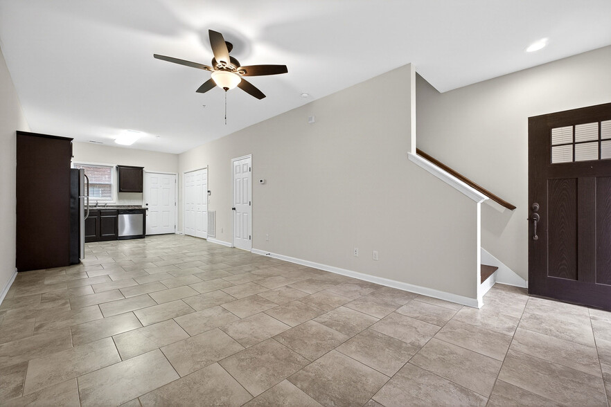 Building Photo - 117 Charlotte Dr