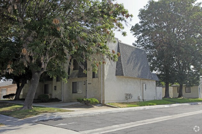 Primary Photo - 9045 Chantry Ave