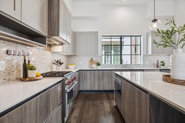 Building Photo - 5824 Winsome Ln