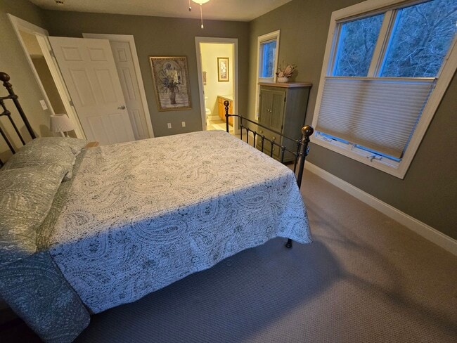 Building Photo - 117 St Charles Ct