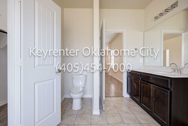 Building Photo - Stunning 5BD, 2 1/2 BTH Home Seconds away from John Kilpatrick Turnpike in YUKON!