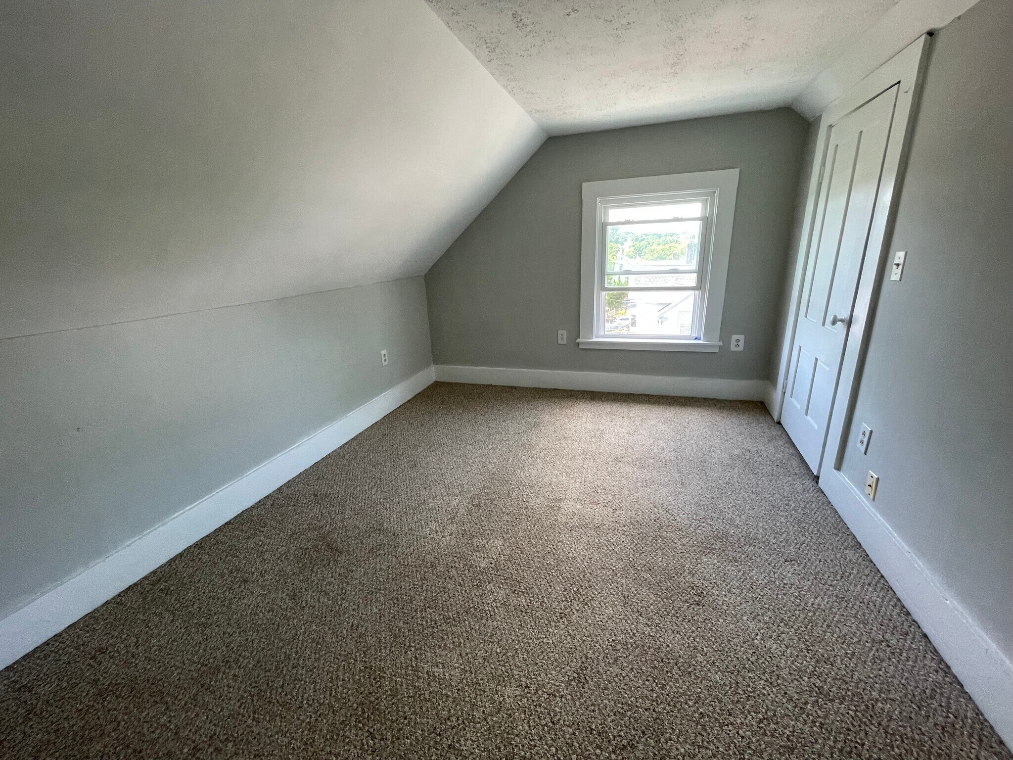 Bed 2 - 55 Huntington Ave