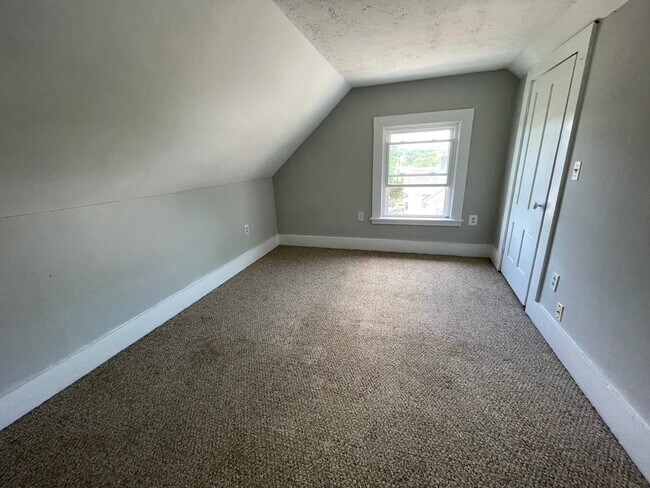 Bed 2 - 55 Huntington Ave