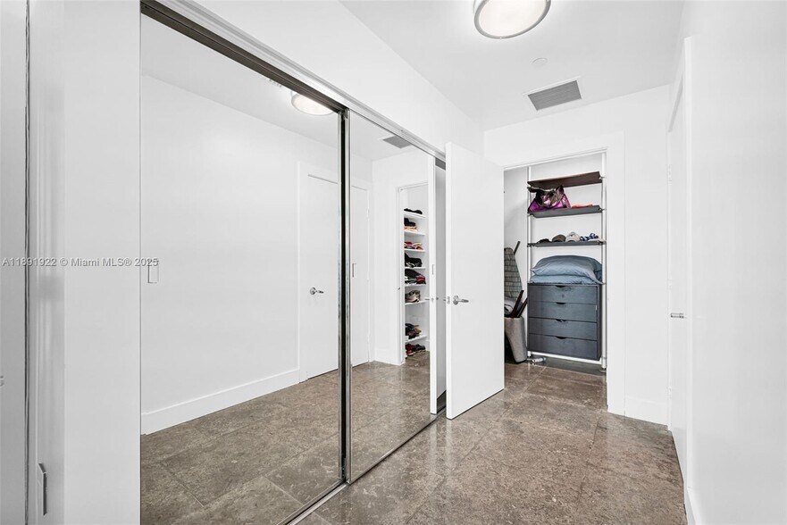 Building Photo - 900 Biscayne Blvd