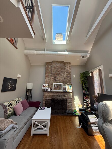 Building Photo - 1307 W Fillmore St