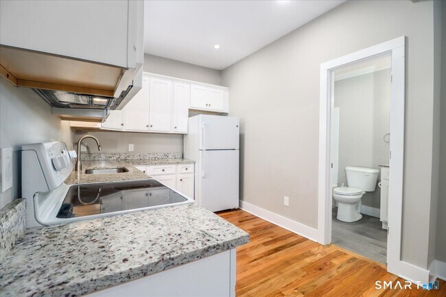 Building Photo - 23 S Main St