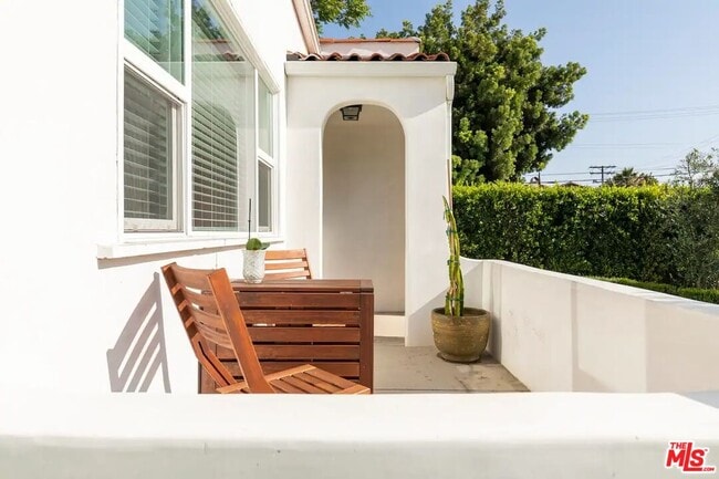 Building Photo - 1207 Reynolds Dr