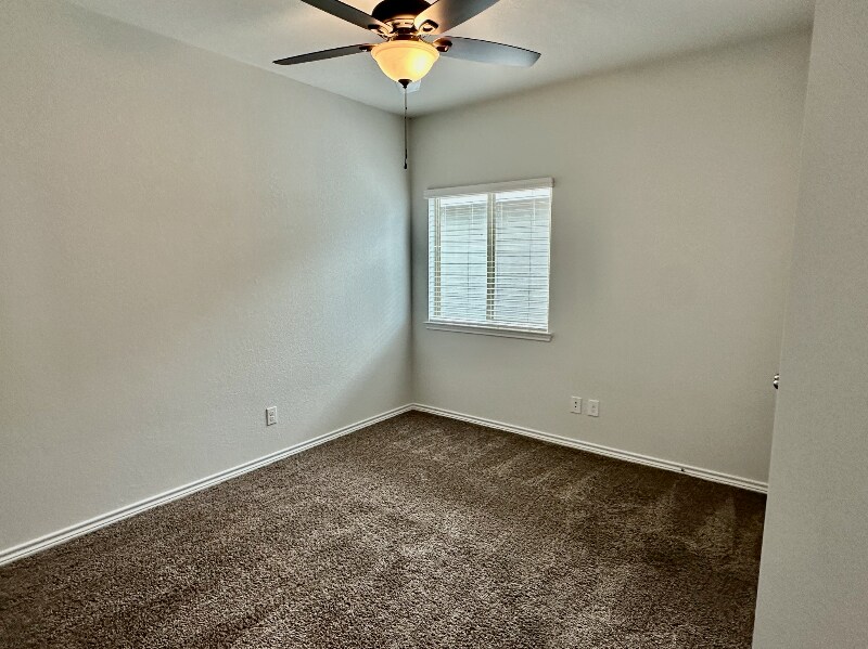 Building Photo - 810 Mineral Wells Ln