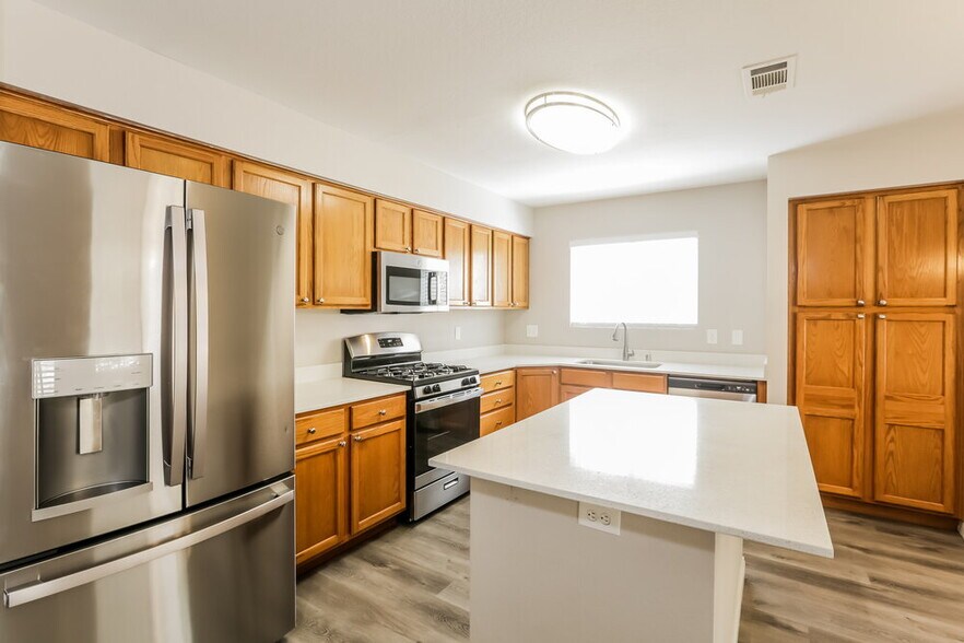 Building Photo - 1433 Bellglen Dr