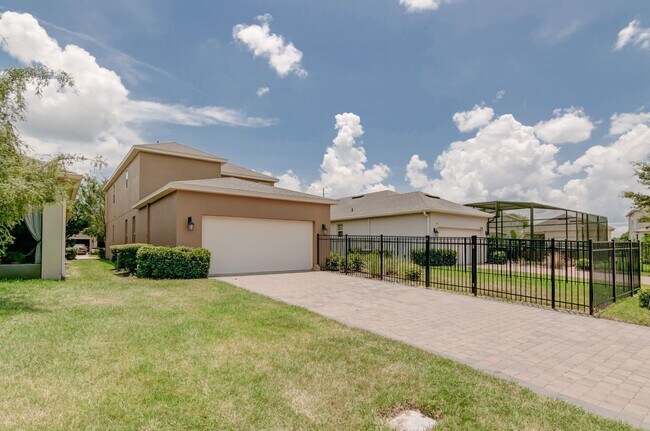 Building Photo - Stunning 4bed /3.5 bath Home For Rent at W...