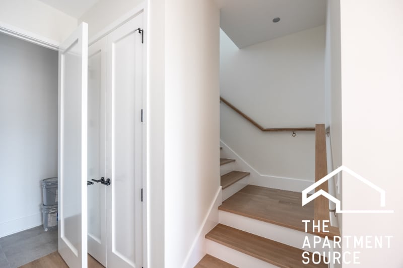 Building Photo - 1620 W Grand Ave