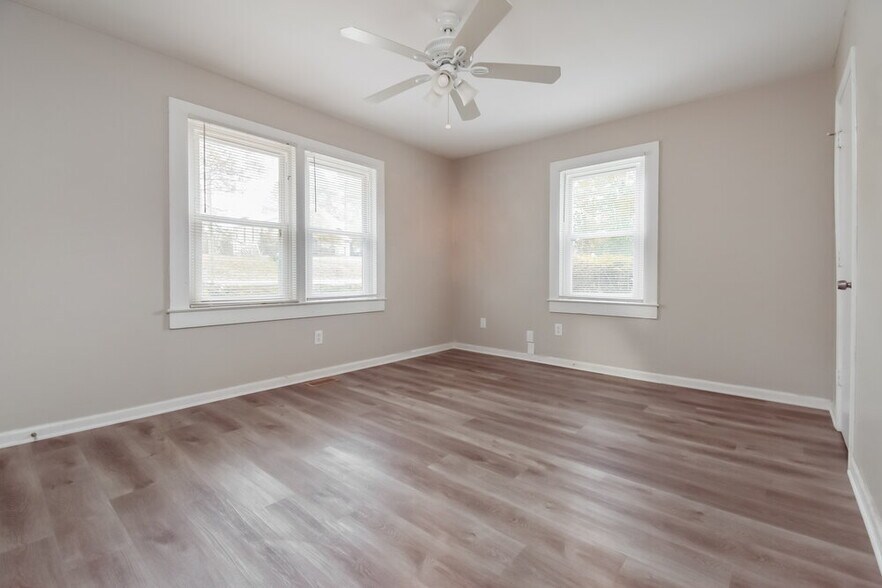 Building Photo - 5578 Owens Dr