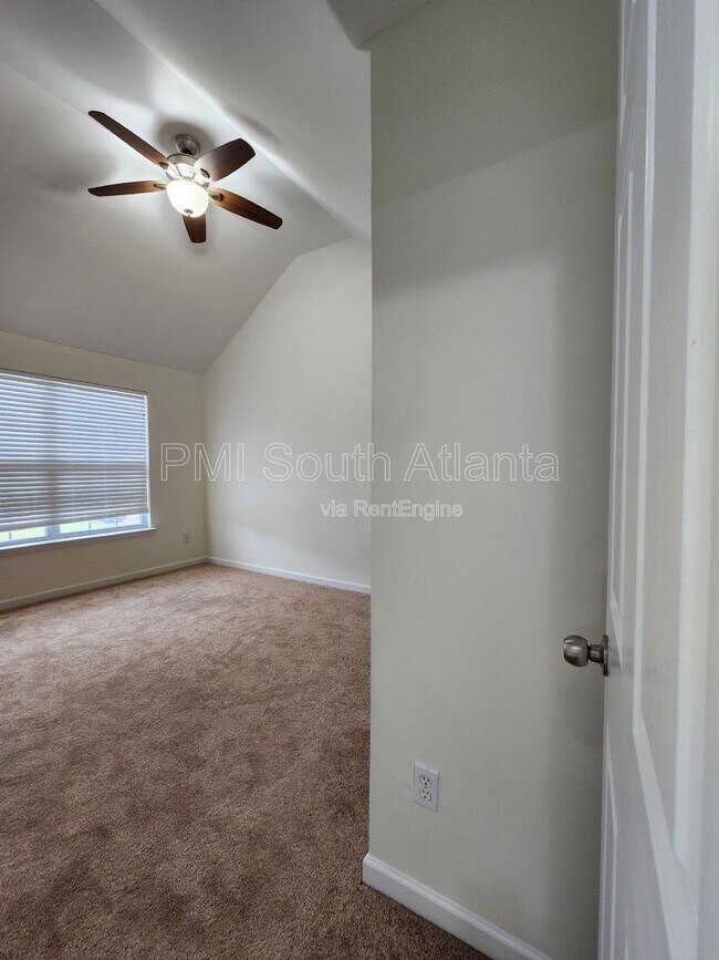 Building Photo - 2551 Wrangler Dr