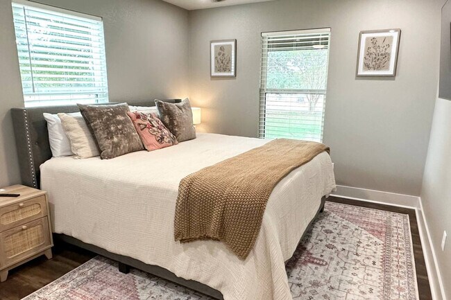 Building Photo - 5472 Andert Rd