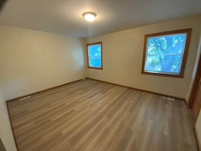 Building Photo - 166 Cheyenne Ct