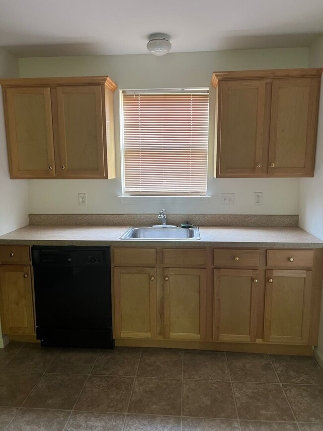 Building Photo - Beautiful Laurel Springs Home For Rent