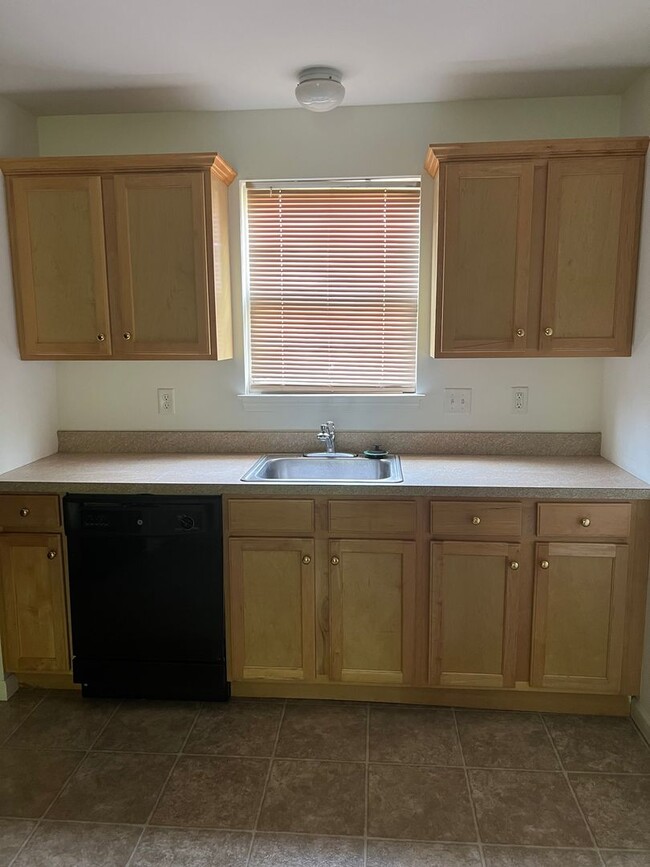Building Photo - Beautiful Laurel Springs Home For Rent