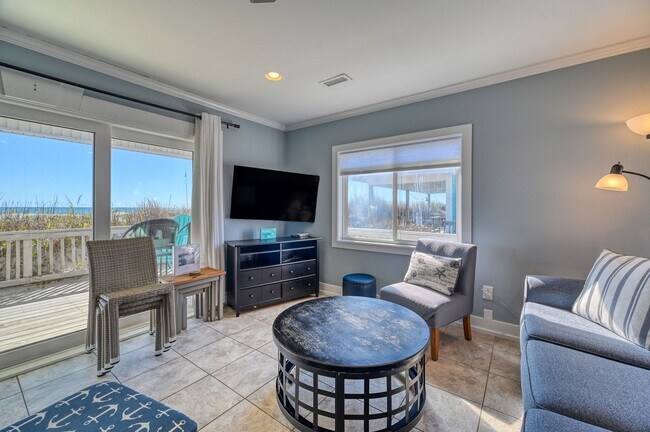 Building Photo - BEAUTIFUL,  FURNISHED OFF-SEASON BEACH RENTAL