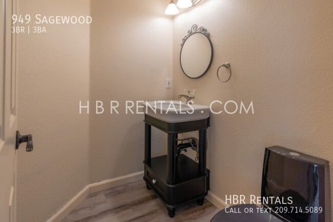 Building Photo - 949 Sagewood-