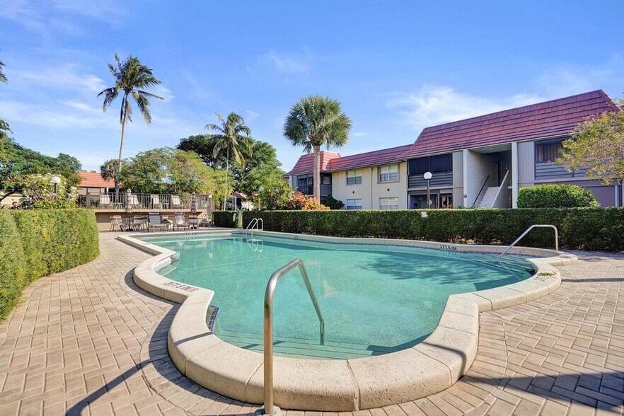 Building Photo - 1050 NW 13th St