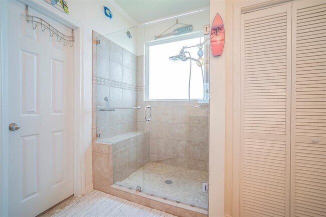 Building Photo - 11048 Kinston St