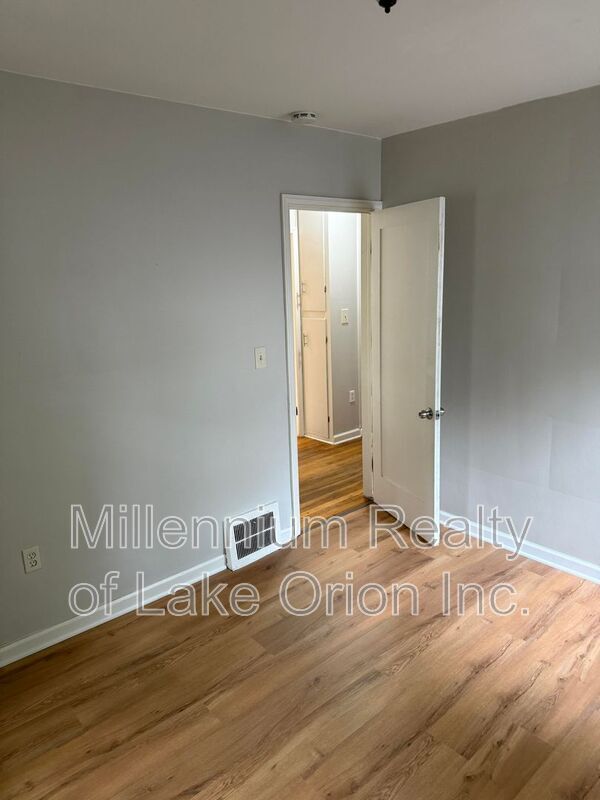 Building Photo - 271 Dick Ave