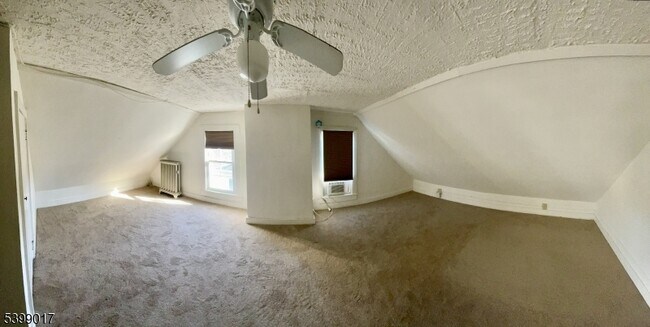 Building Photo - 301 W Blackwell St