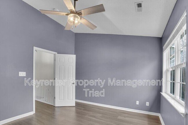 Building Photo - 16 Raelans Cir