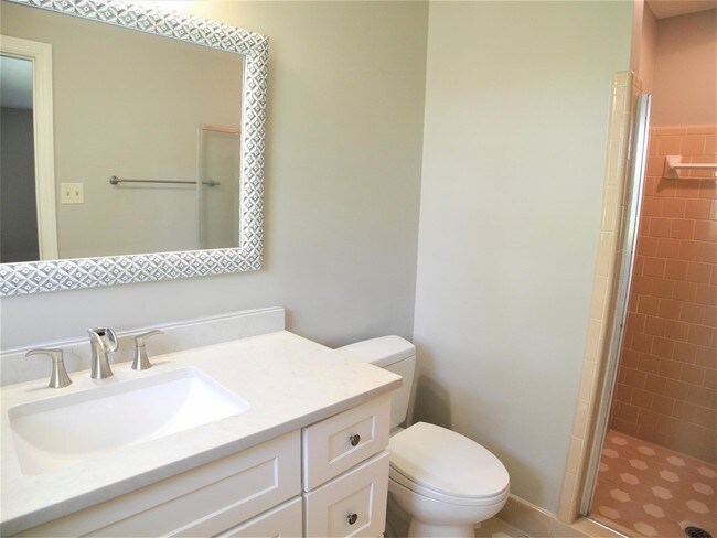 Building Photo - 108 Montague Rd