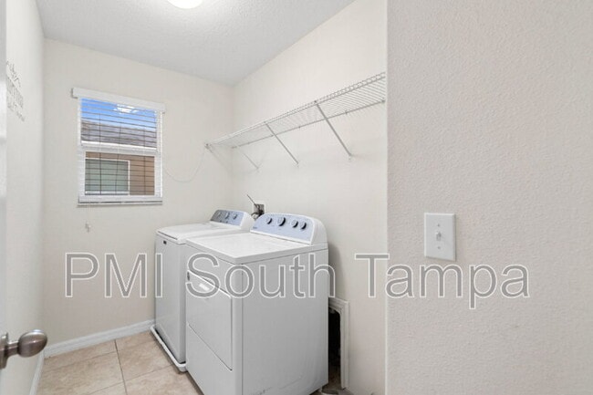 Building Photo - 13740 Newport Shores Dr