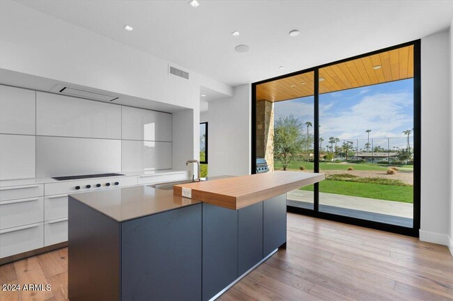 Building Photo - 6311 E Phoenician Blvd