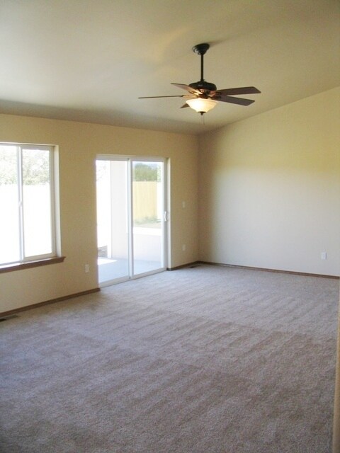 Livingroom - 5905 W Whatcom Ave