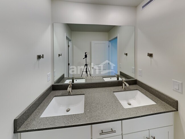 Building Photo - 2616 W 3290 S