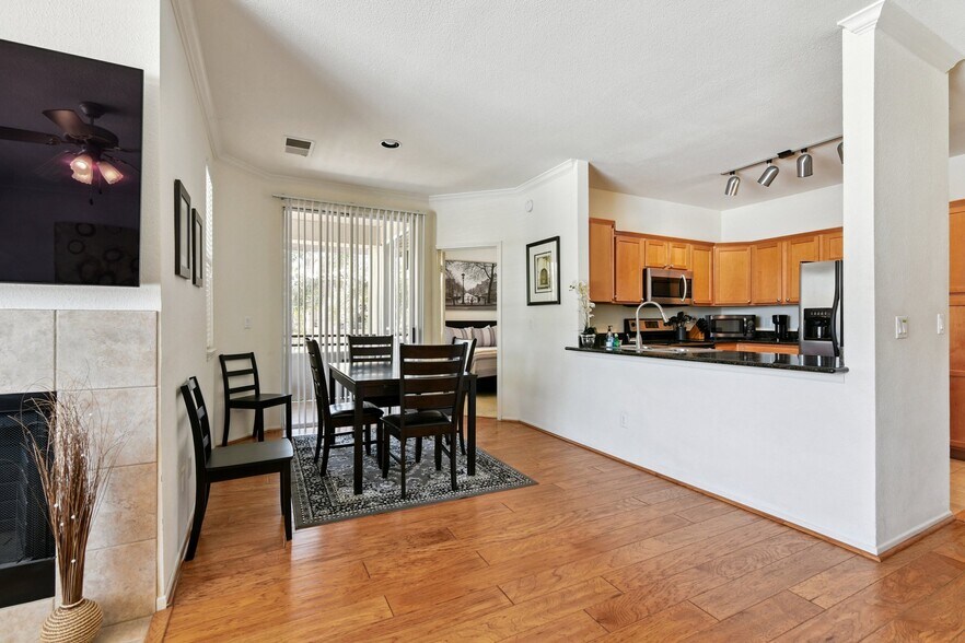 Building Photo - 7009 E Acoma Dr