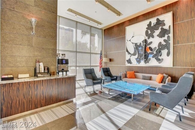 Building Photo - 222 Karen Ave