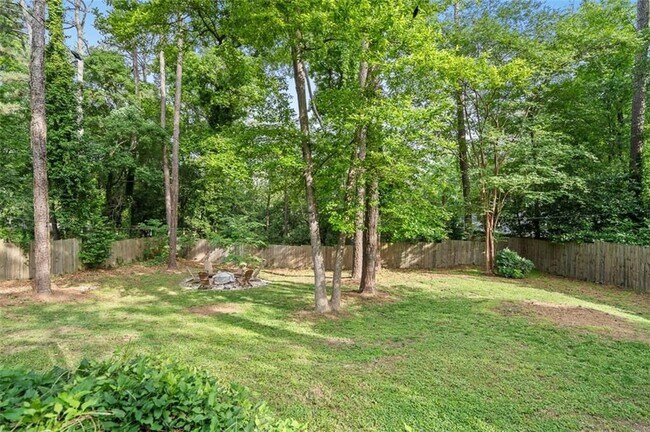 Building Photo - 3334 Romelie Dr