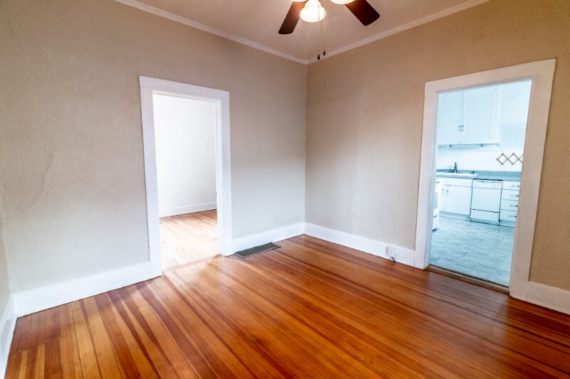 Building Photo - 1314 E Platte Ave