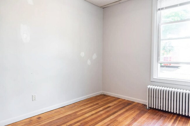 Building Photo - 539 Hamilton St