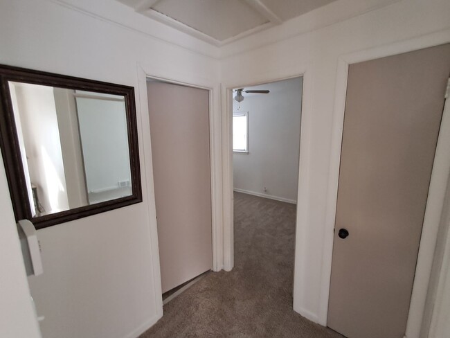 Building Photo - Affordable 2-Bedroom Gem in Flint – Detach...