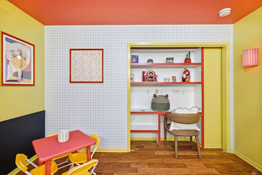 Building Photo - 310 Twisted Wood Dr