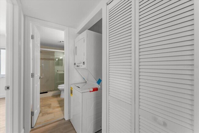 Building Photo - 11566 7th Ln N