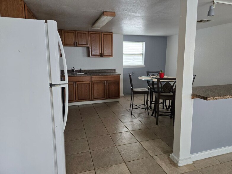 Building Photo - 3718 Franklin Ave