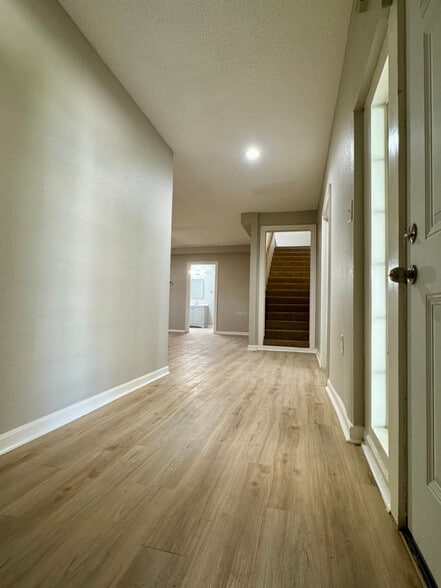 Building Photo - 804 Pearl St