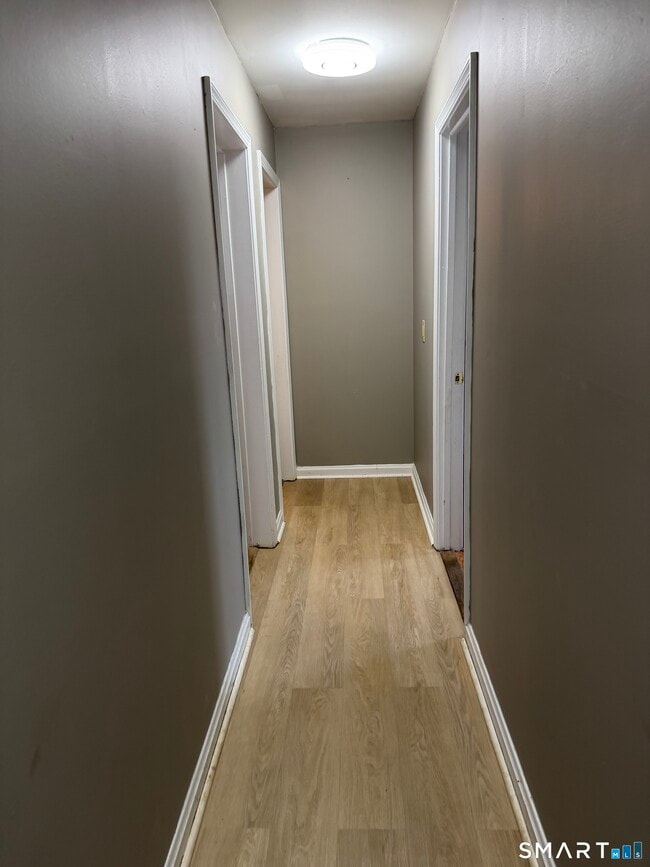 Building Photo - 138 Maple St