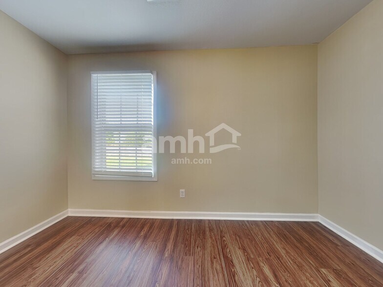 Building Photo - 6560 Gentlewinds Dr