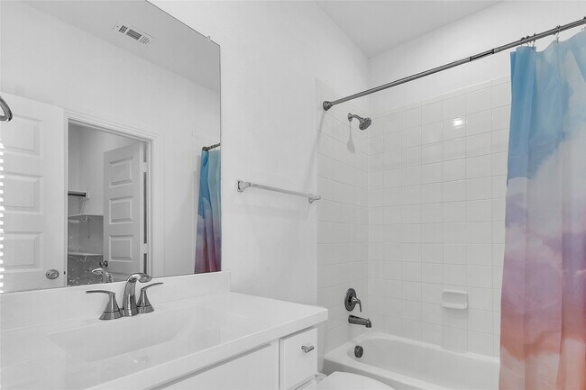 Building Photo - 1805 Everglades Dr