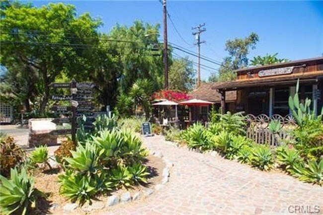 Building Photo - Freshly Renovated | Single-Level with VIEW...