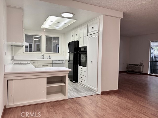 Building Photo - 854 Ronda Mendoza