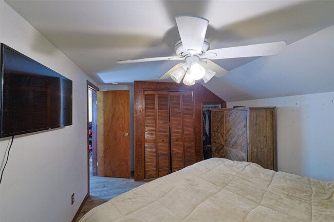 Building Photo - 18 Maples Ln